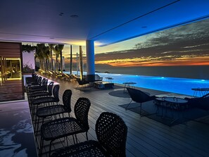 Outdoor pool, a heated pool
