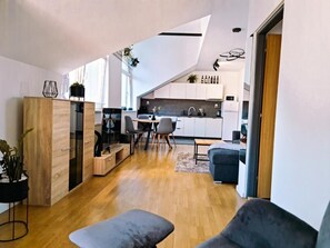 Smart-TV, Bücher, Videothek
