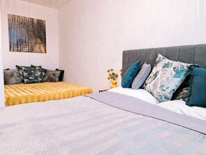 2 Schlafzimmer, Zimmersafe, kostenloses WLAN, Bettwäsche