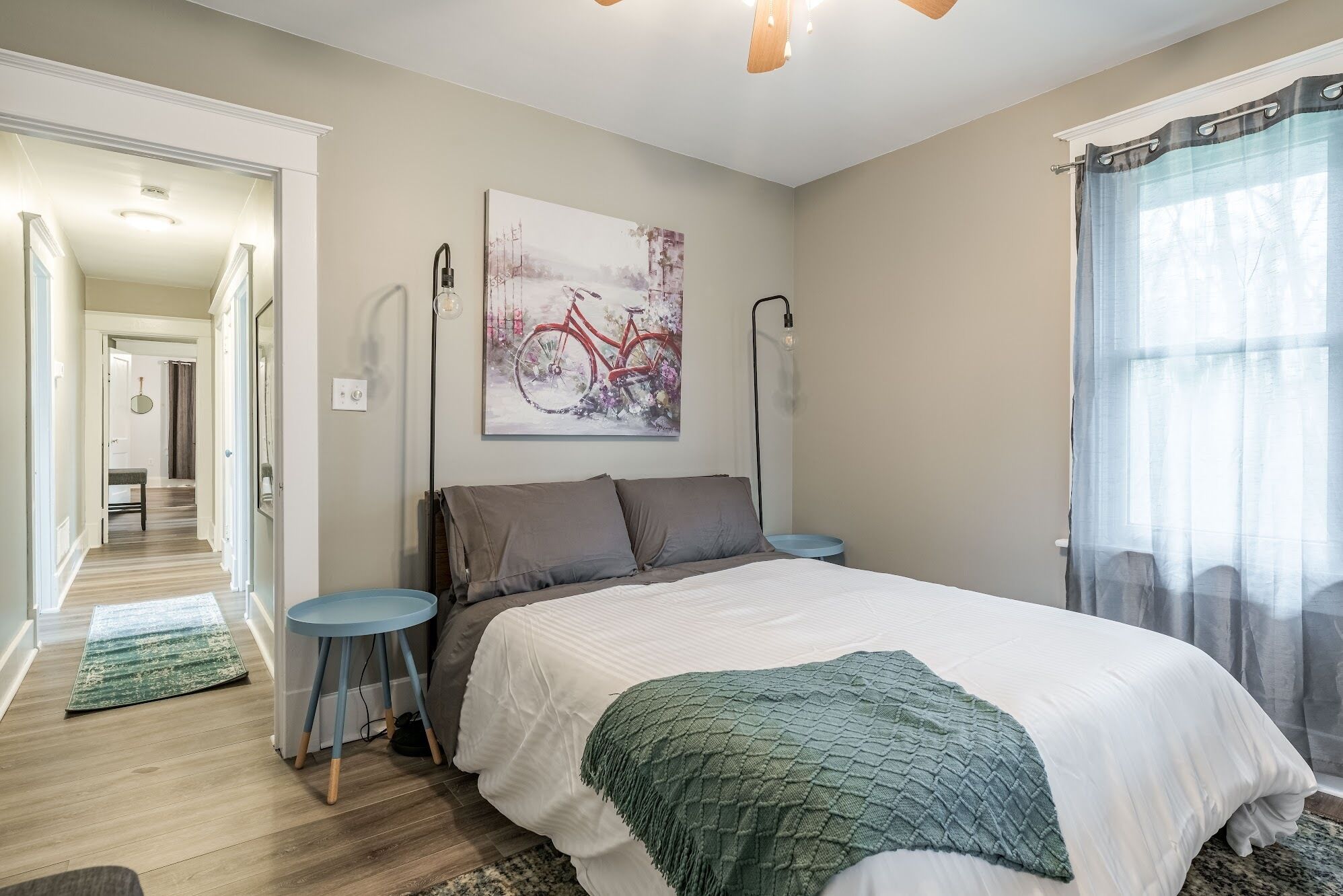 3 chambres, bureau, fer et planche à repasser, accès au Wi-Fi (inclus)