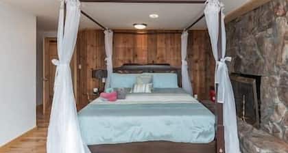 Luxury 4BR Waterville Retreat w/ Arcade