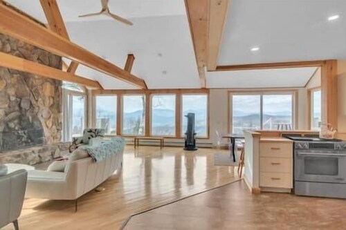 Luxury 4BR Waterville Retreat w/ Arcade
