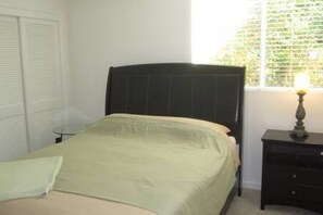 2 bedrooms, WiFi, bed sheets - Amazing location Walk to the Promenade and the Beach (Santa Monica)
