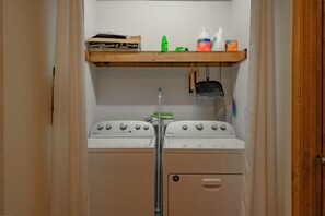 Laundry - Mellow Moonridge (Big Bear City)