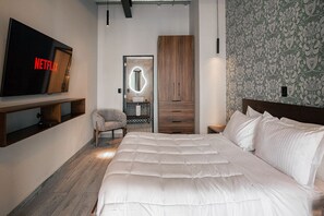 1 dormitorio, escritorio, tabla de planchar con plancha y wifi gratis