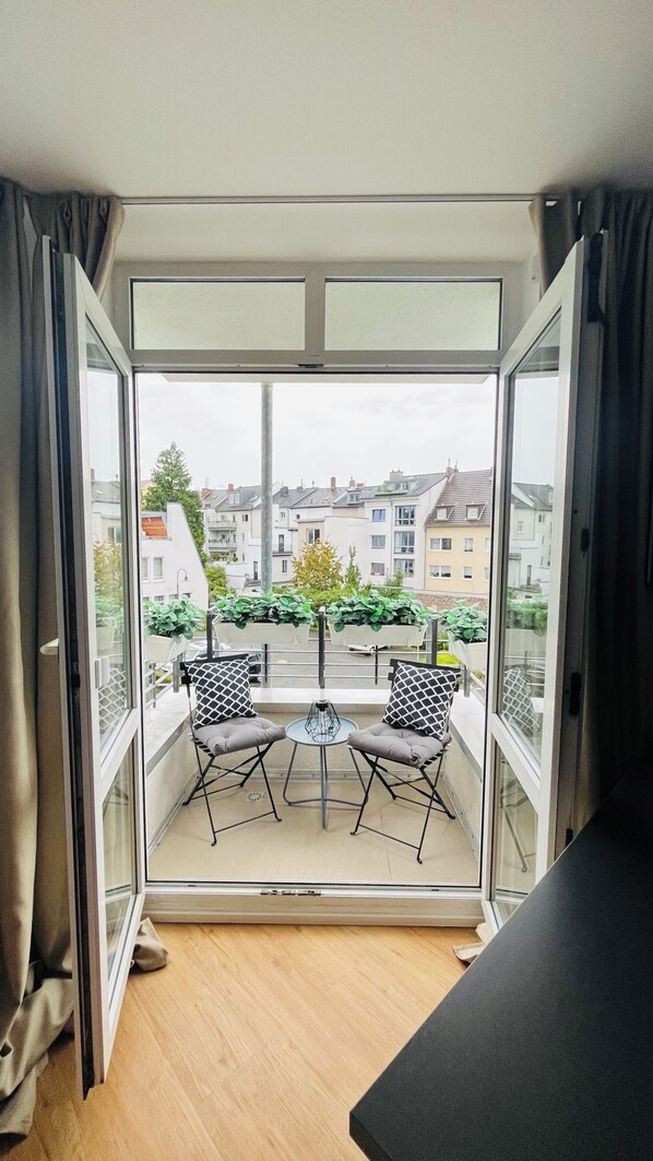 Interior - Ready-to-live-in design apartment next to Beethovenhalle with underground parking space (Bonn)