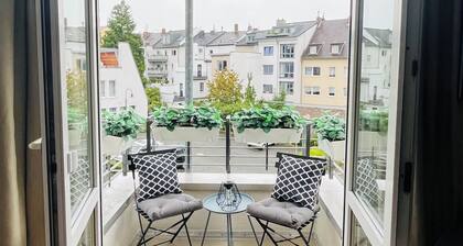 Löffelfertiges Design-Apartment neben Beethovenhalle mit Tiefgaragenstellplatz