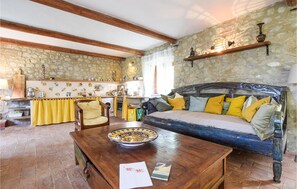 Living area - Stunning apartment in Ficulle with WiFi (Ficulle)