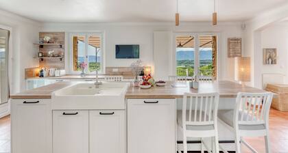 MAGNIFiQUE BASTIDE 5*- vue panoramique Luberon, Piscine chauffée, Boulodrome