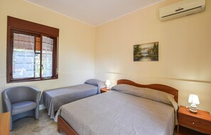 Free WiFi, bed sheets