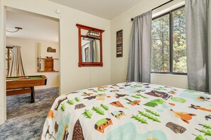 Perusmökki | 4 makuuhuonetta, ilmainen Wi-Fi