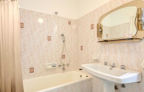 Badekar, hårtørrer