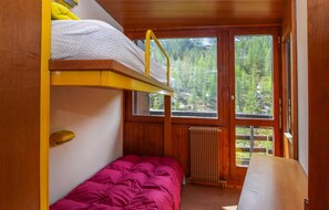 2 Schlafzimmer, Reisekinderbett, kostenloses WLAN