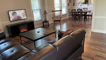 Smart TV, computer monitors