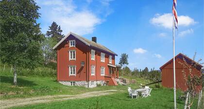 Spend a wonderful time in this spacious house near the lake, Storvatnet