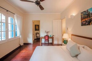 3 bedrooms, desk, iron/ironing board, WiFi