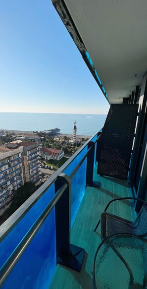 Comfort Studio Suite, Non Smoking, Partial Sea View | Balcony view