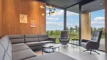 Smart-tv, bordfodbold, bordtennisbord