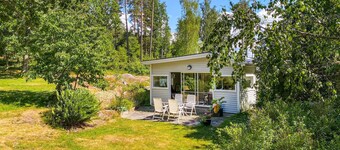 Nice home in Bjällebäck with WiFi