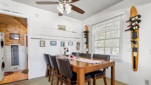 Basic Cabin | In-room dining