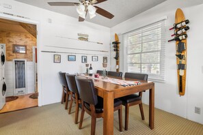 Basic Cabin | In-room dining - The Cottage at Sawmill Cove Lakefront (Big Bear Lake)
