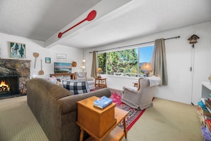 Basic Cabin | Living area | 42-inch Smart TV with digital channels, TV, streaming services - The Cottage at Sawmill Cove Lakefront (Big Bear Lake)