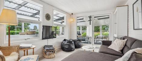 Cheminée, baby-foot