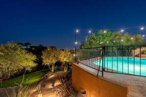 Outdoor pool, a heated pool - Desert Oasis: Heated Pool, Mini Golf, Hot Tub & Games (Tucson)