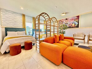 8 bedrooms, travel cot, WiFi - (9064) BRAND NEW - THEME ROOMS - AMAZING DECORATION AT CHAMPIONS GATE (Champions Gate)