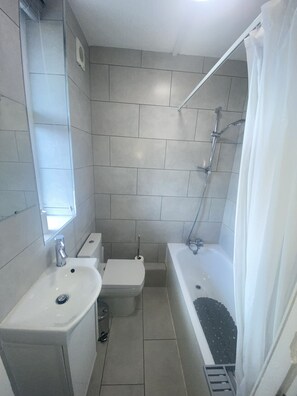 Towels, soap, shampoo, toilet paper