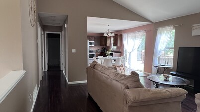 The Revelation House! A family-sized, quiet home close to Fort Leonard Wood! 