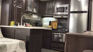 微波炉、烤箱、炉灶