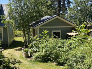 Property grounds - Cozy Cottage near Bigfork overlooking Flathead Lake in our Cherry Orchard (Bigfork)