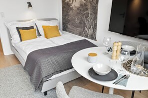 2 habitaciones, tabla de planchar con plancha, wifi y ropa de cama 