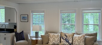 Peaceful Cottage in the Heart of Osterville Village Walk to Shops & Restaurants