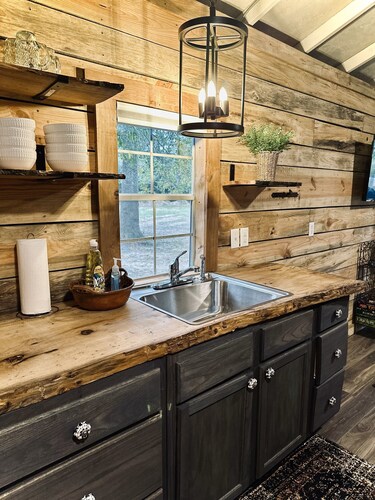 Hickory Cabin @ Little River Hideout - Cozy tiny home right on Little River