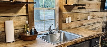 Hickory Cabin @ Little River Hideout - Cozy tiny home right on Little River