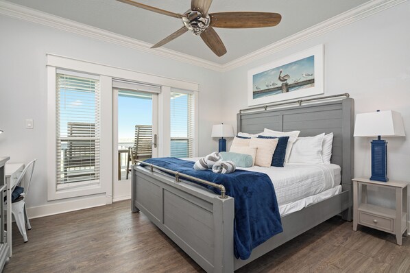 6 bedrooms, desk, iron/ironing board, free WiFi