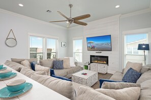 TV connectée, cheminée, jeux vidéo