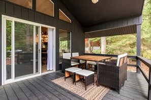 تناول الطعام بالخارج