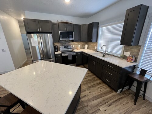 Beautiful Modern Lake House Along Lake Oahe.