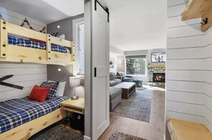 1 Schlafzimmer, Bügeleisen/Bügelbrett, Reisekinderbett, kostenloses WLAN