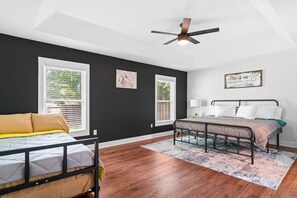 4 Schlafzimmer, Bügeleisen/Bügelbrett, WLAN, Bettwäsche