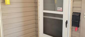 Quiet backyard studio with private entrance