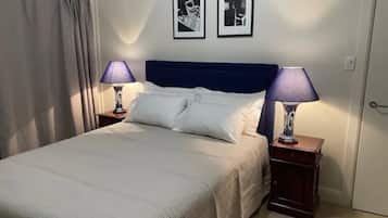 4 bedrooms, iron/ironing board, WiFi, bed sheets