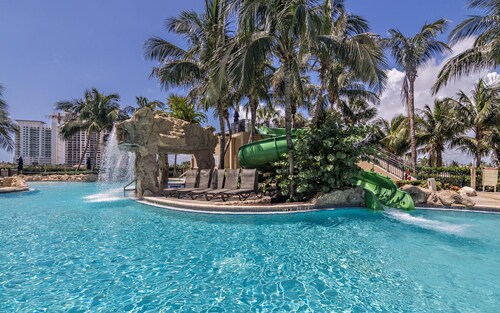 Ocean View 1 Bedroom Penthouse Condo