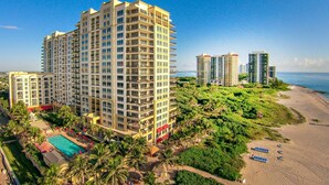 House - Ocean View 2 Bedroom Penthouse Condo (Singer Island)