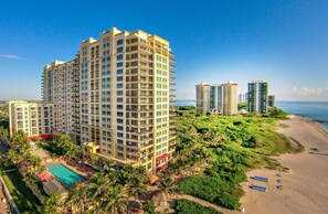 2 bedrooms - Ocean View 2 Bedroom Penthouse Condo (Singer Island)