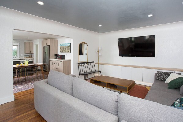 TV - Big Sky Retreat (Billings)