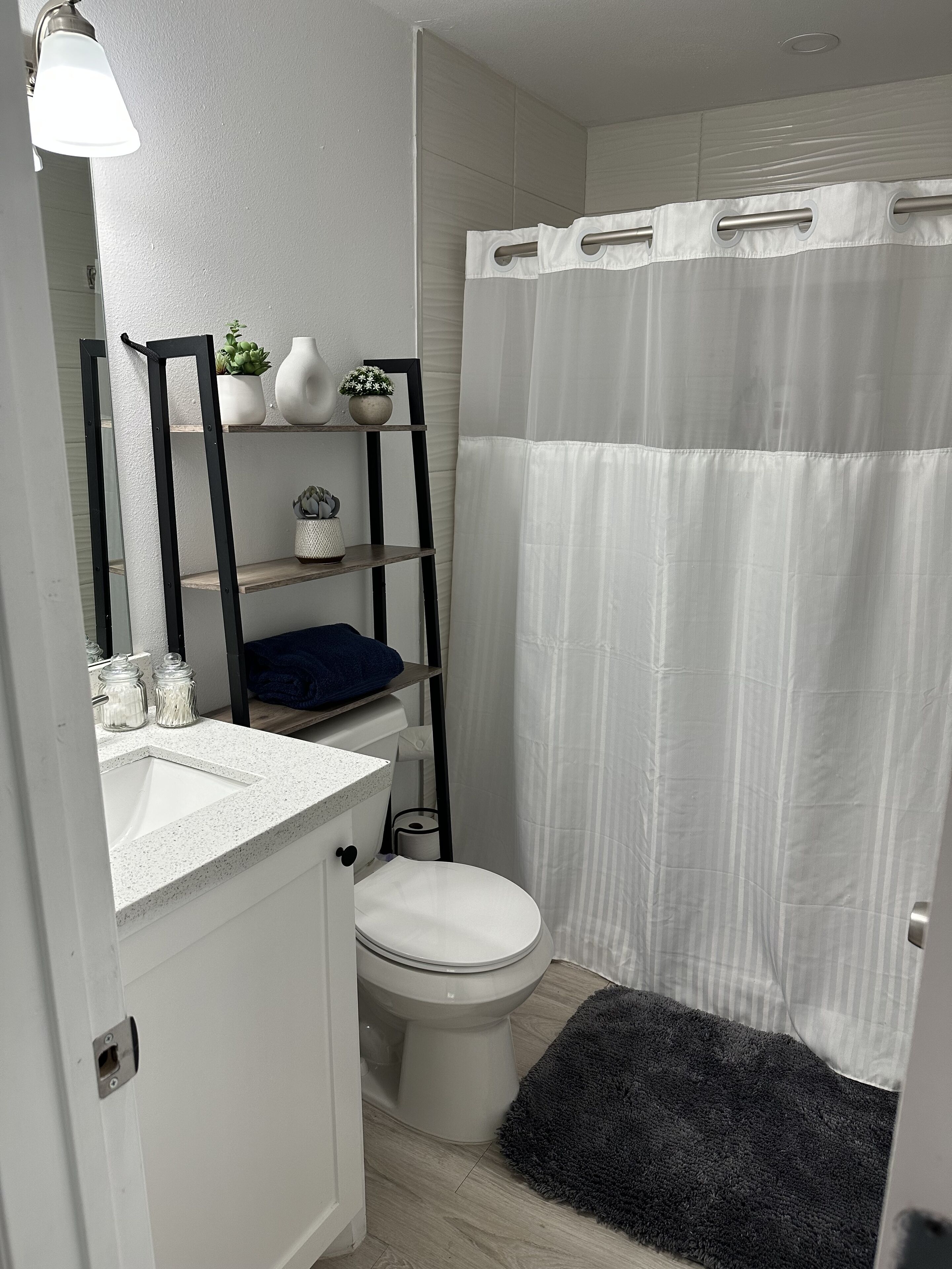 Towels, soap, shampoo, toilet paper